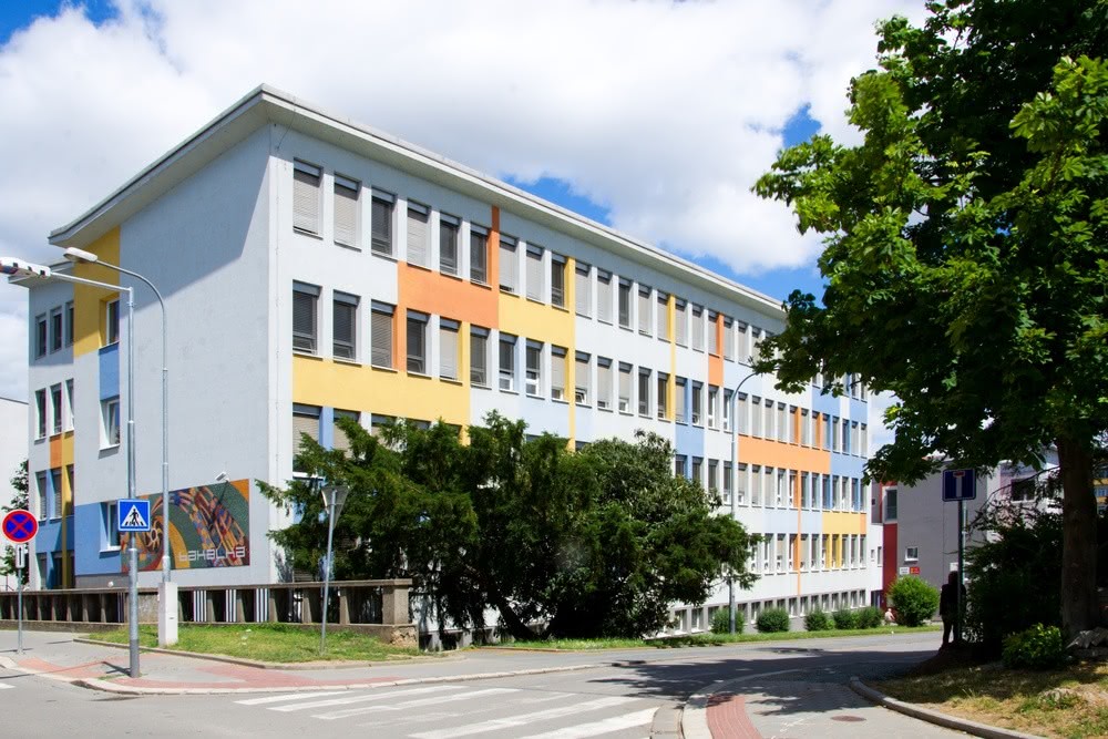 Základní škola Brno, Bakalovo nábřeží 8